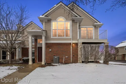 28263 Oakmonte Circle