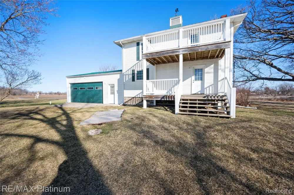 1136 S Nichols Road Clayton Charter Township, MI 48473