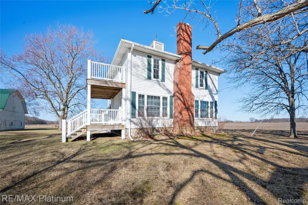 1136 S Nichols Road Clayton Charter Township, MI 48473