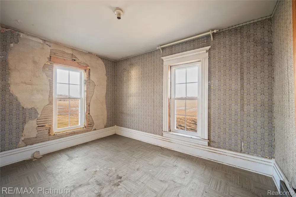 1136 S Nichols Road Clayton Charter Township, MI 48473