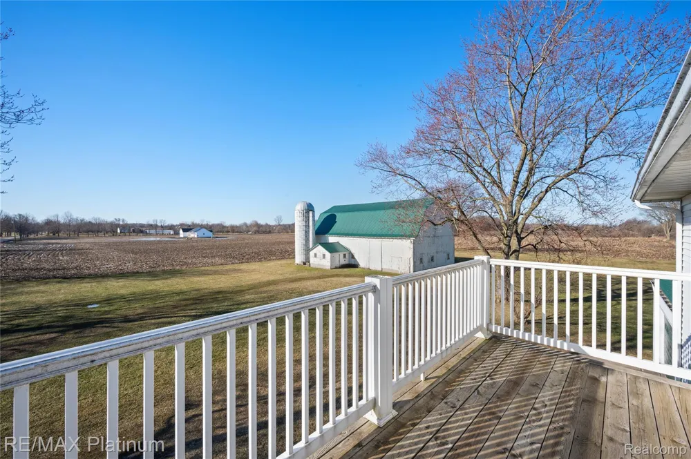 1136 S Nichols Road Clayton Charter Township, MI 48473