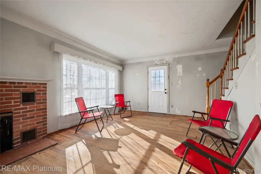 1136 S Nichols Road Clayton Charter Township, MI 48473