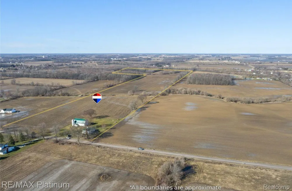 1136 S Nichols Road Clayton Charter Township, MI 48473