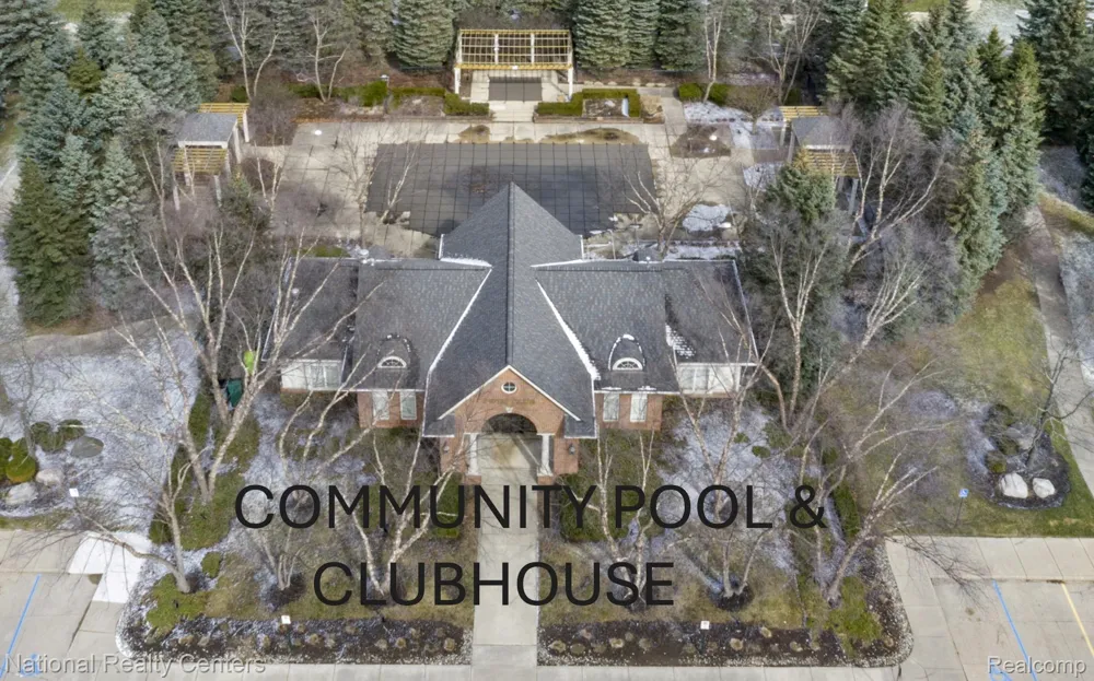 7201 Farmingdale Lane Commerce Charter Township, MI 48390