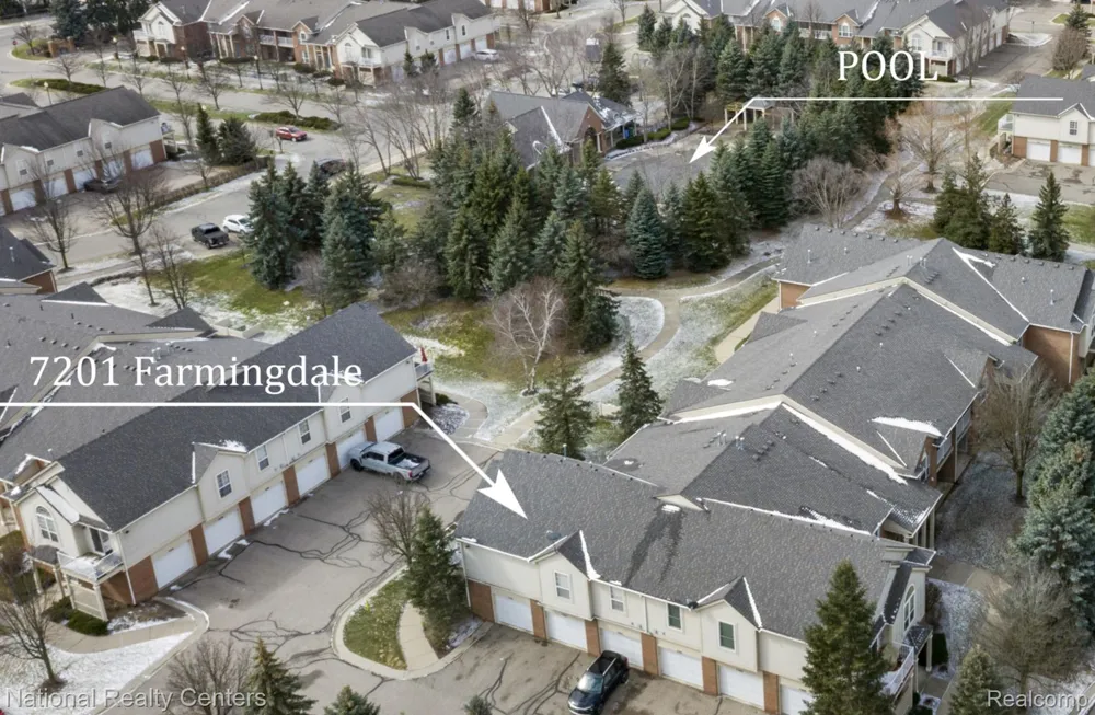 7201 Farmingdale Lane Commerce Charter Township, MI 48390