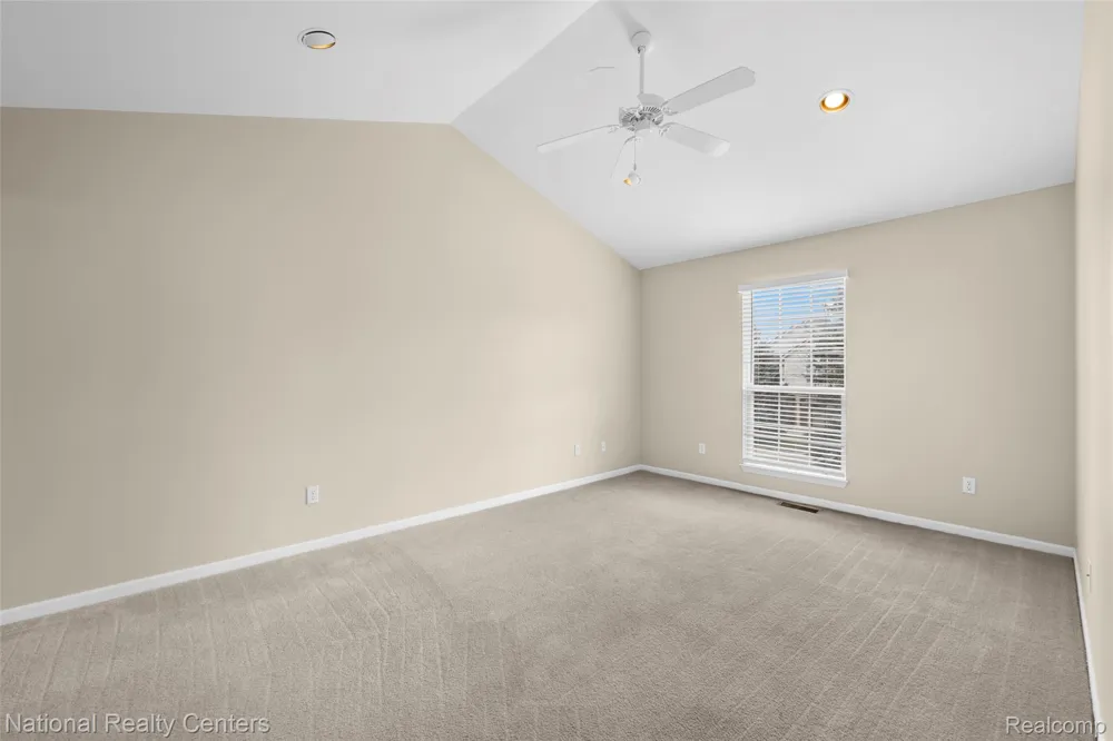 7201 Farmingdale Lane Commerce Charter Township, MI 48390