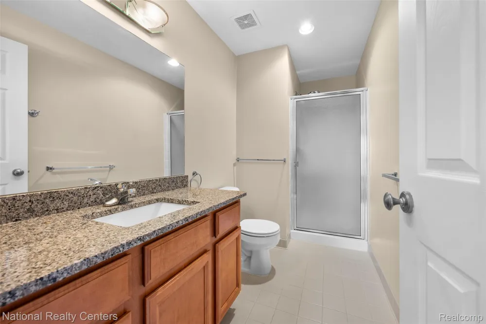 7201 Farmingdale Lane Commerce Charter Township, MI 48390