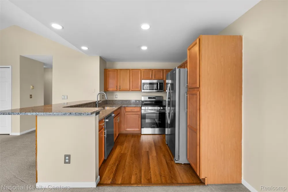 7201 Farmingdale Lane Commerce Charter Township, MI 48390