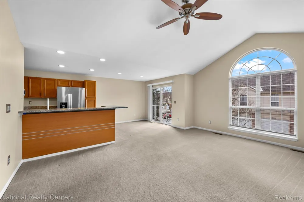 7201 Farmingdale Lane Commerce Charter Township, MI 48390