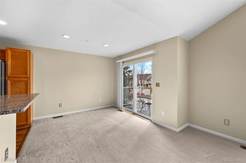 7201 Farmingdale Lane Commerce Charter Township, MI 48390