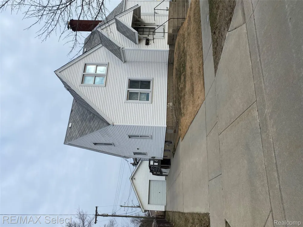51 Runnels Street Port Huron City, MI 48060