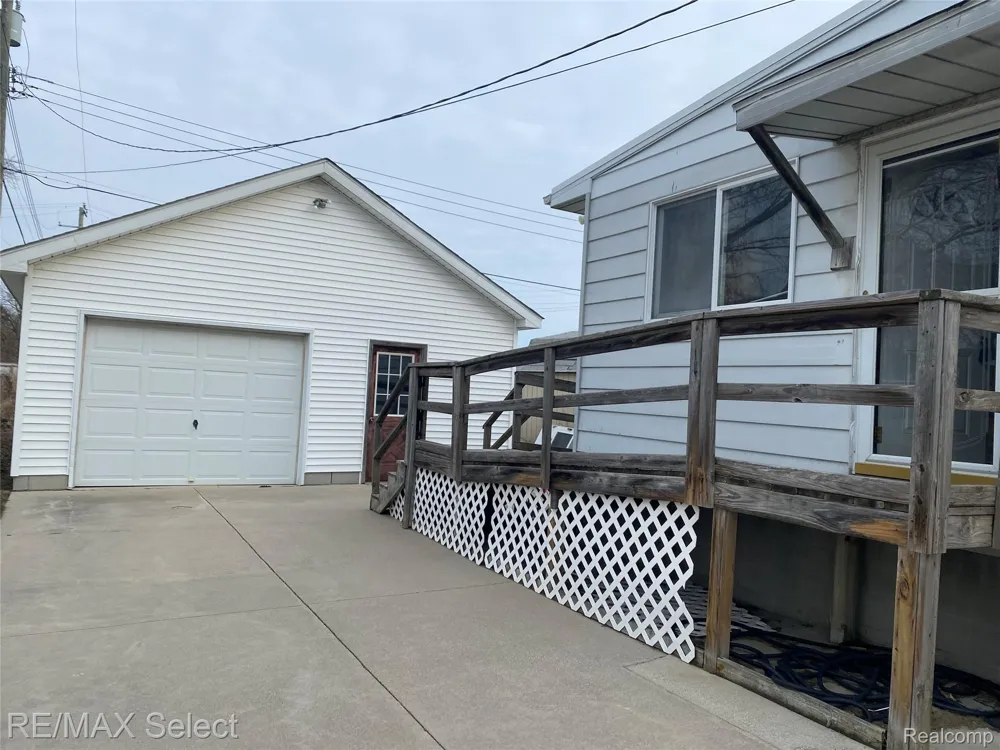 51 Runnels Street Port Huron City, MI 48060