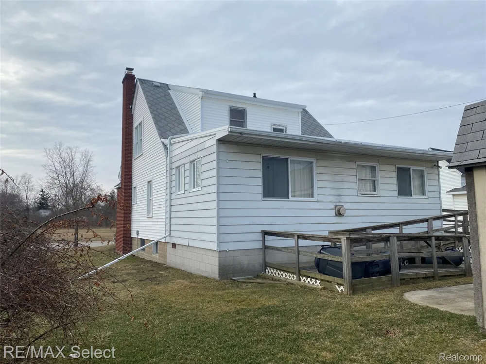 51 Runnels Street Port Huron City, MI 48060