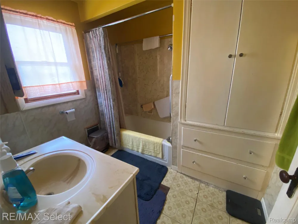 51 Runnels Street Port Huron City, MI 48060