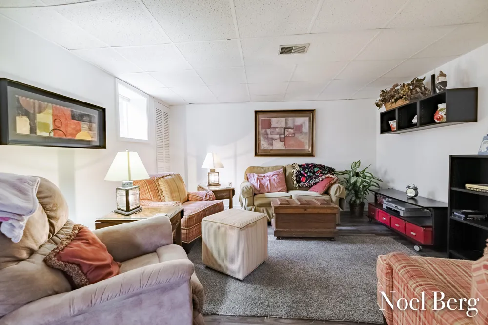 17218 Timber Dunes Drive Grand Haven Charter Township, MI 49417