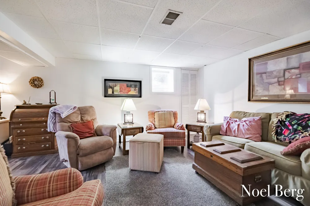 17218 Timber Dunes Drive Grand Haven Charter Township, MI 49417