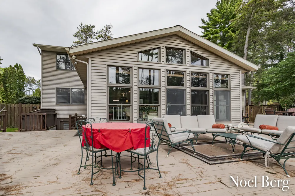 17218 Timber Dunes Drive Grand Haven Charter Township, MI 49417