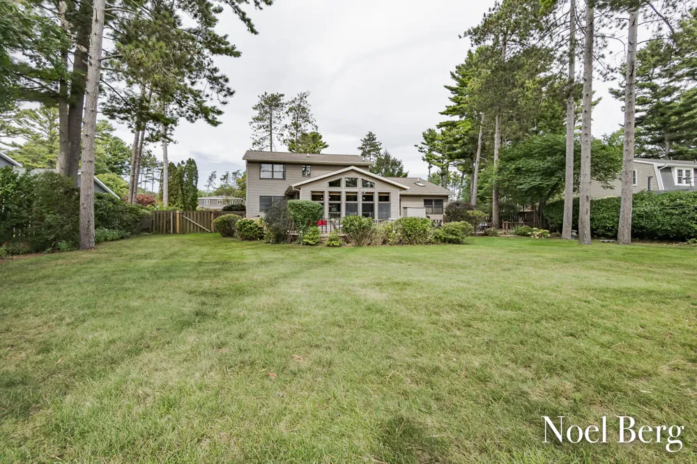 17218 Timber Dunes Drive Grand Haven Charter Township, MI 49417