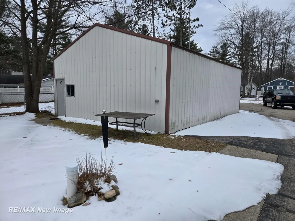 3837 S Pine Road Billings Township, MI 48612
