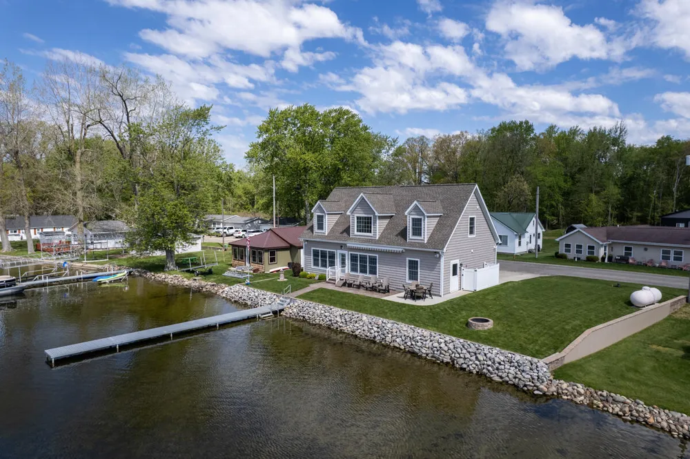 243 E Rose Road Ovid Township, MI 49036