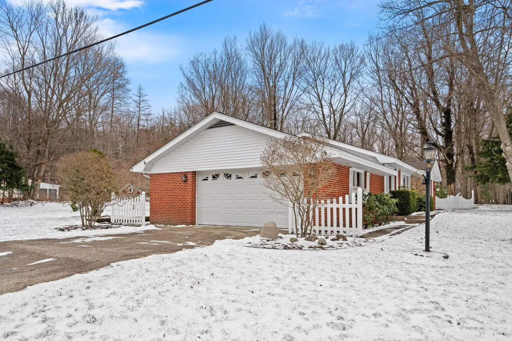 2095 Lakeshore Drive Ganges Township, MI 49408