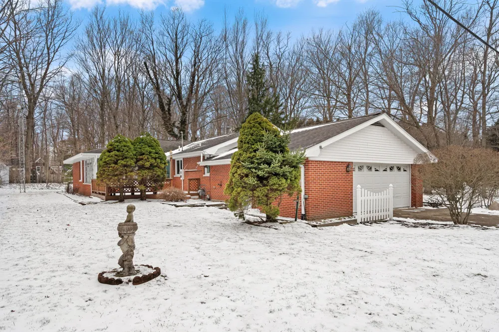 2095 Lakeshore Drive Ganges Township, MI 49408