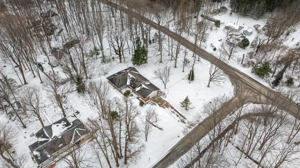 2095 Lakeshore Drive Ganges Township, MI 49408