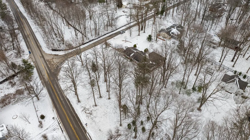 2095 Lakeshore Drive Ganges Township, MI 49408