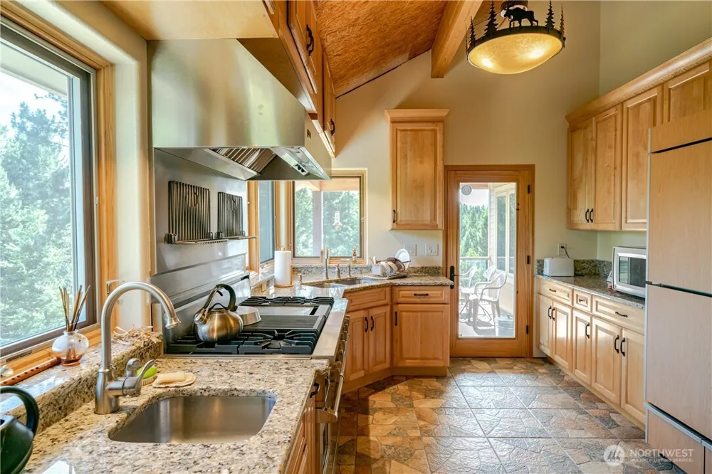 54 Spring Meadow Lane Oroville, WA 98844