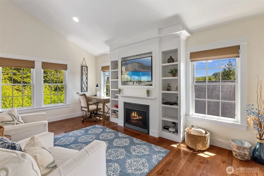 81 Compass Street Pacific Beach, WA 98571