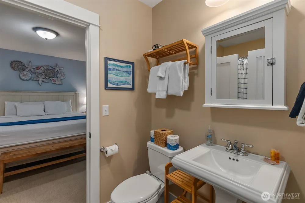 81 Compass Street Pacific Beach, WA 98571