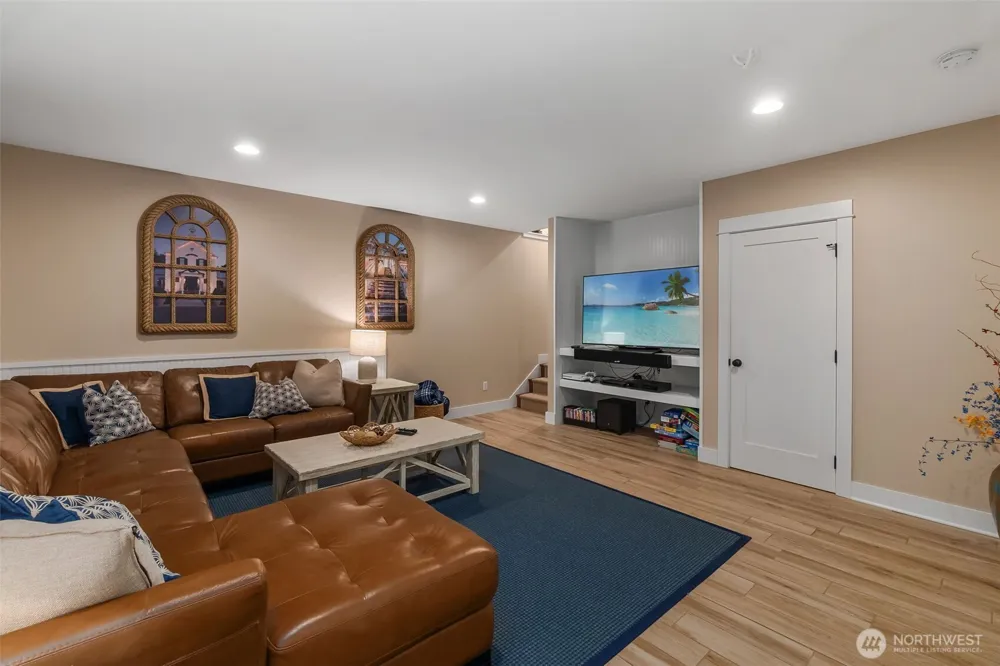 81 Compass Street Pacific Beach, WA 98571
