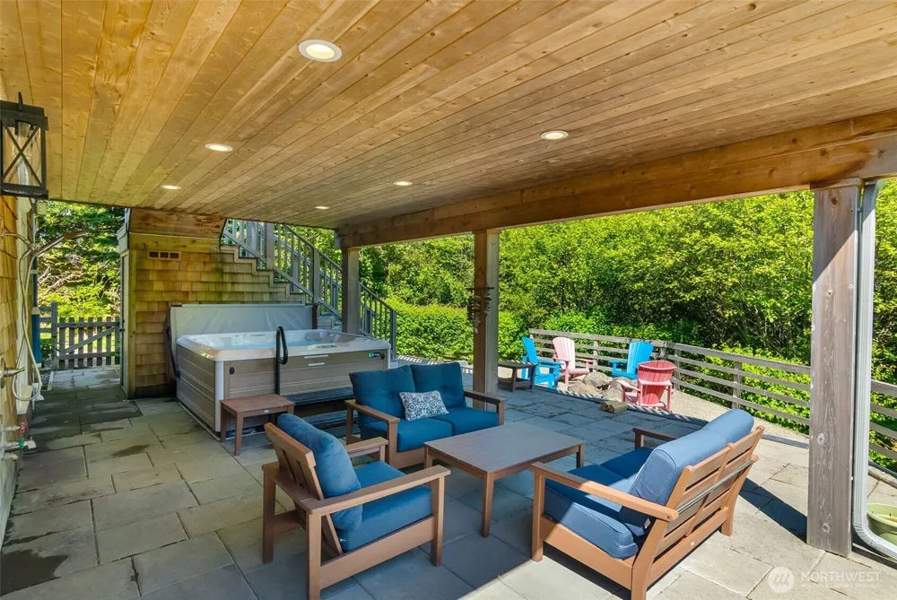 81 Compass Street Pacific Beach, WA 98571