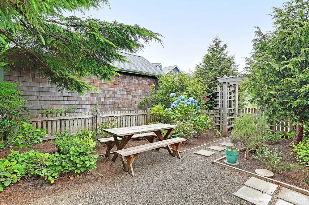 38 Trillium Lane Pacific Beach, WA 98571