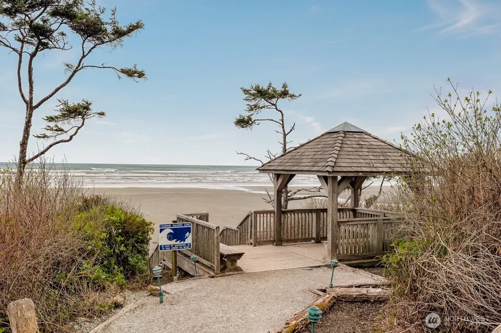 38 Trillium Lane Pacific Beach, WA 98571