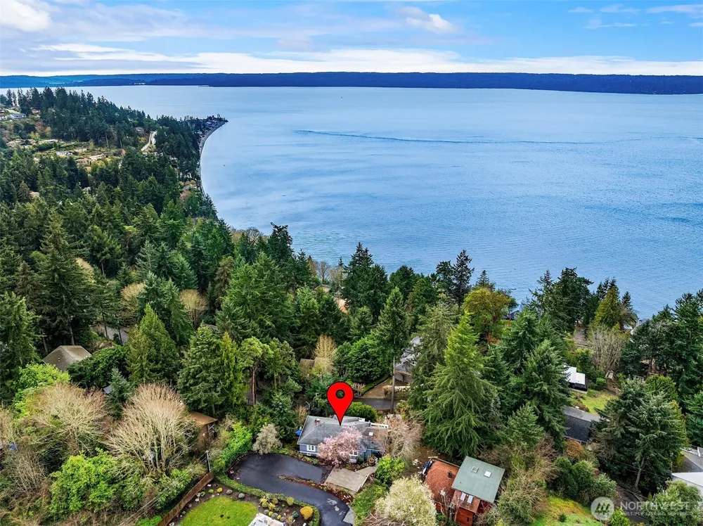 15828 25th Avenue SW Burien, WA 98166