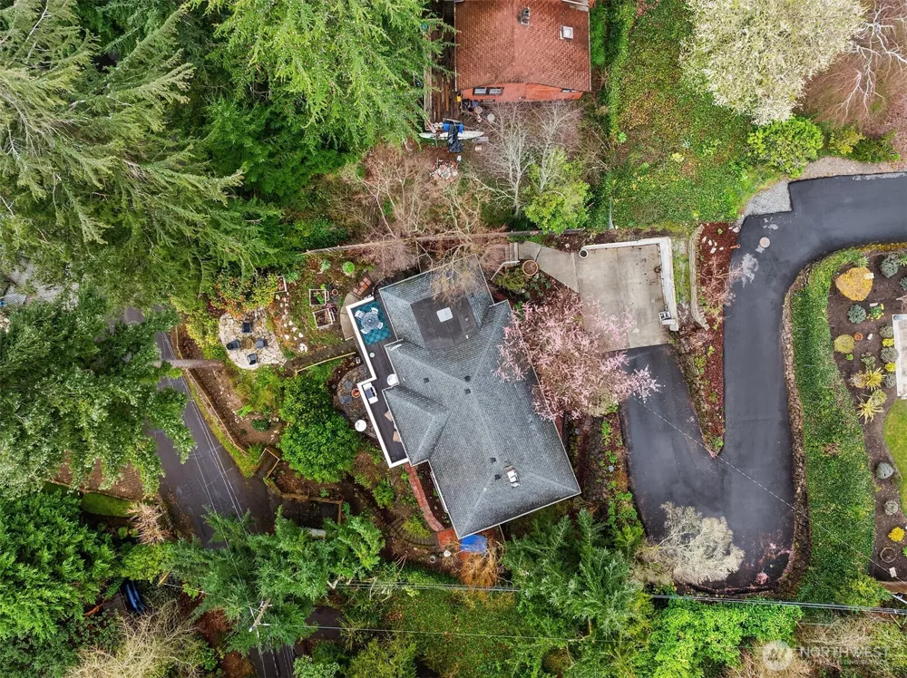15828 25th Avenue SW Burien, WA 98166