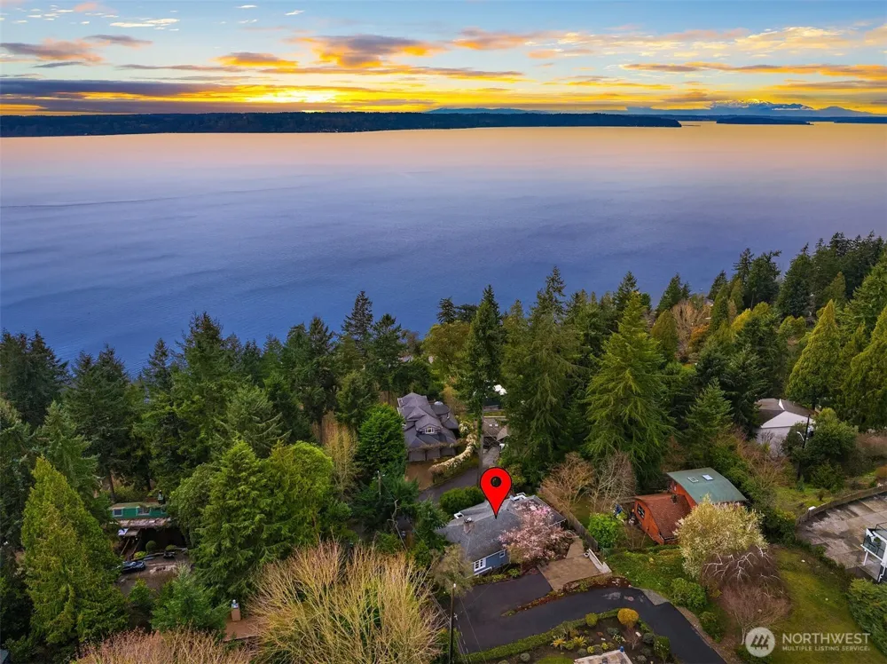 15828 25th Avenue SW Burien, WA 98166