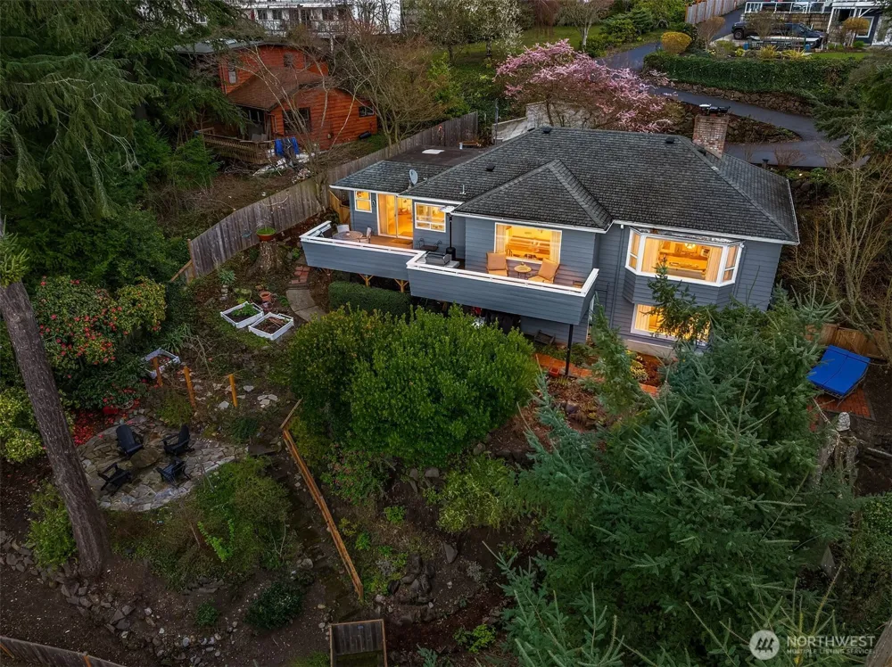 15828 25th Avenue SW Burien, WA 98166