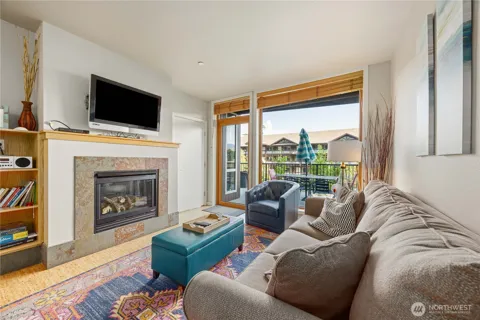 2220 W Woodin Avenue #106