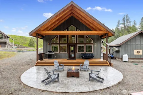 330 Rockberry Loop