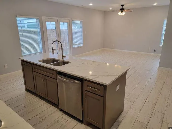 8203 Oak Knoll Lane #B Houston, TX 77028