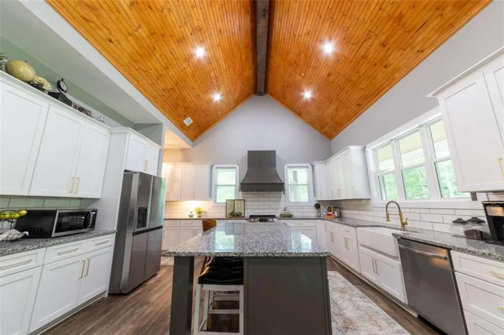181 S Chattahoochee Drive S Hogansville, GA 30230