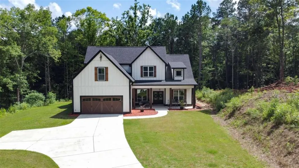 181 S Chattahoochee Drive S Hogansville, GA 30230