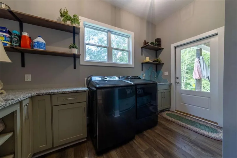 181 S Chattahoochee Drive S Hogansville, GA 30230