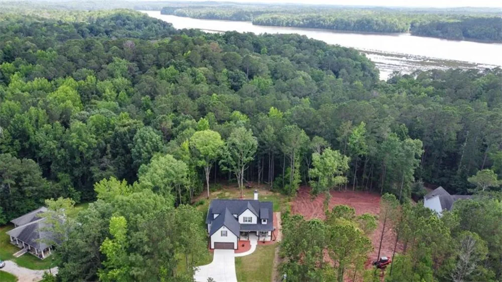 181 S Chattahoochee Drive S Hogansville, GA 30230