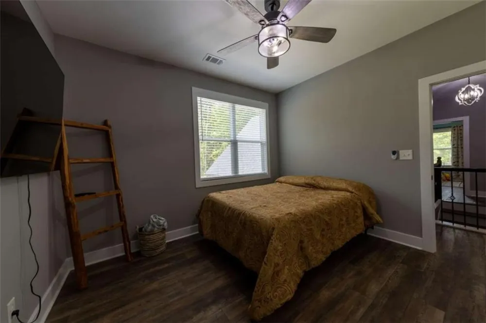 181 S Chattahoochee Drive S Hogansville, GA 30230