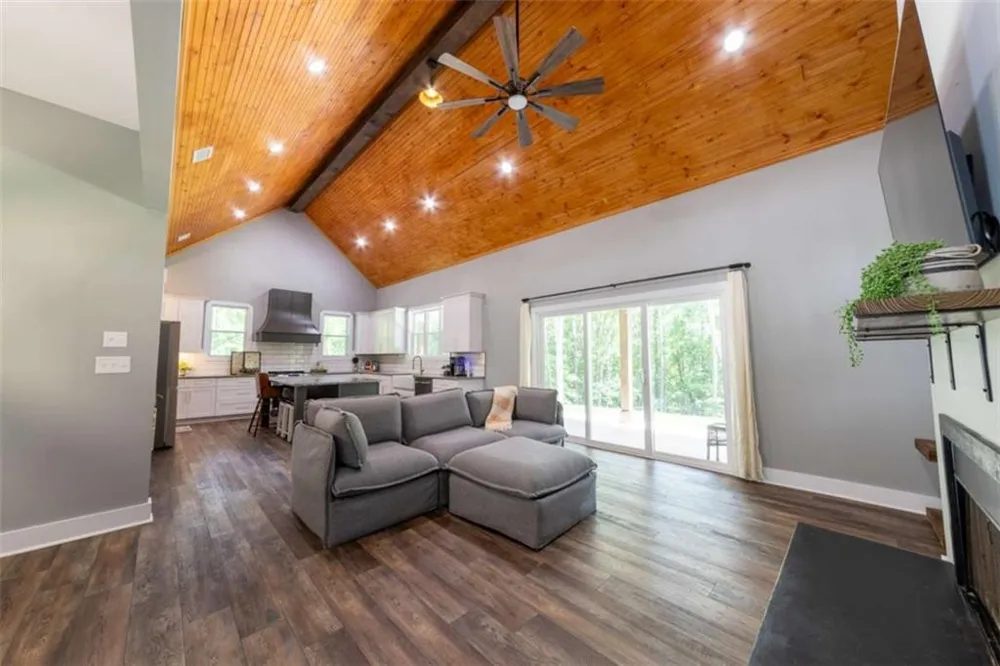 181 S Chattahoochee Drive S Hogansville, GA 30230