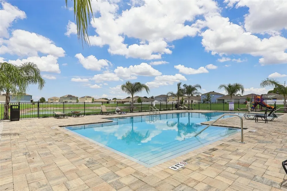 2044 GOLDEN BEAK DRIVE Eagle Lake, FL 33839