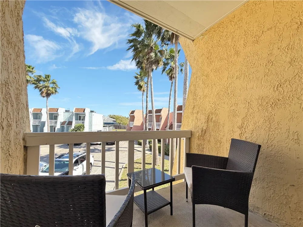 4141 Whiteley Drive #204 Corpus Christi, TX 78418